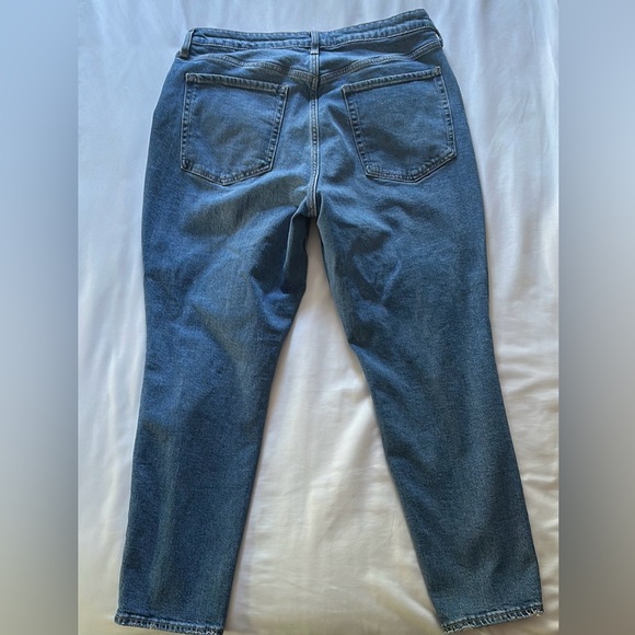 High-Waisted Straight Jeans - Picture 3 of 7